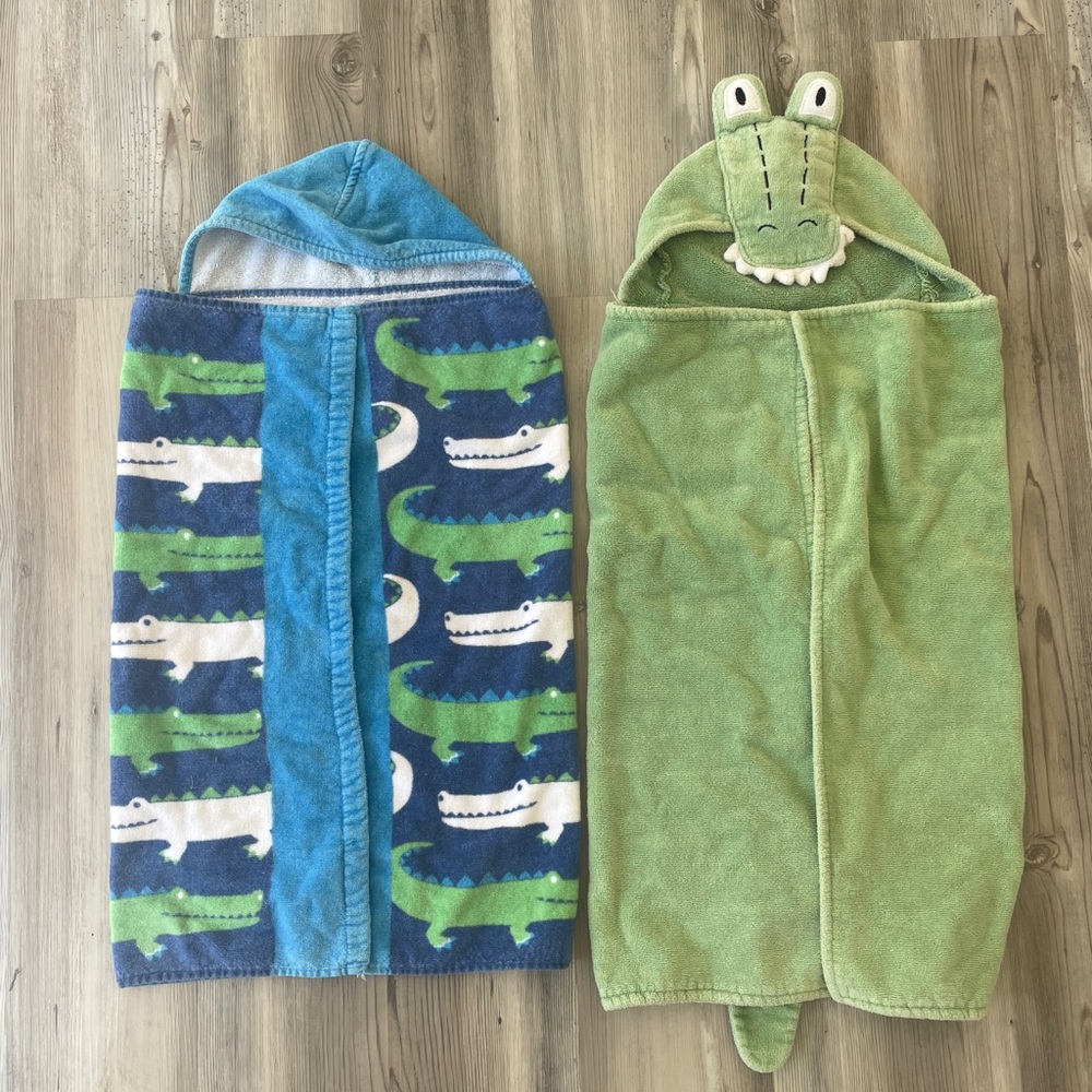 Set of 2 Pottery Barn Kids hooded alligator towels